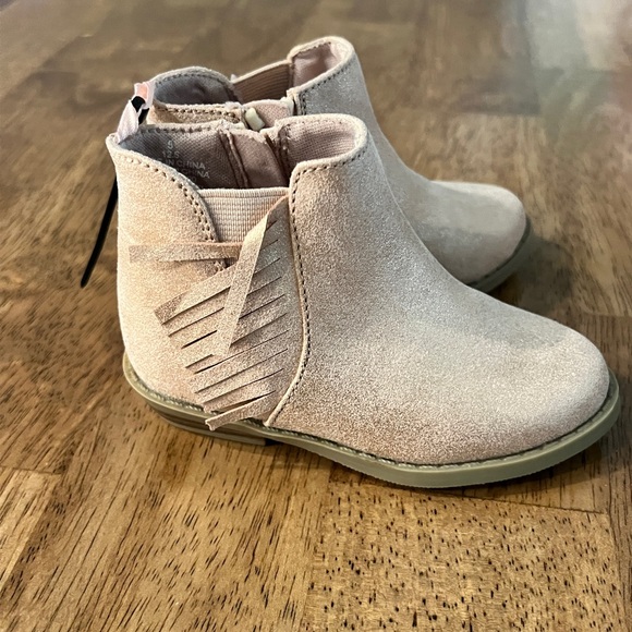 Toddler Girl Old Navy Ankle Boot - Picture 4 of 4